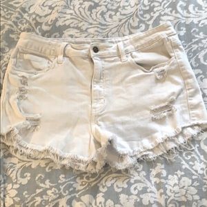 Perfect stretch white distressed jean shorts
